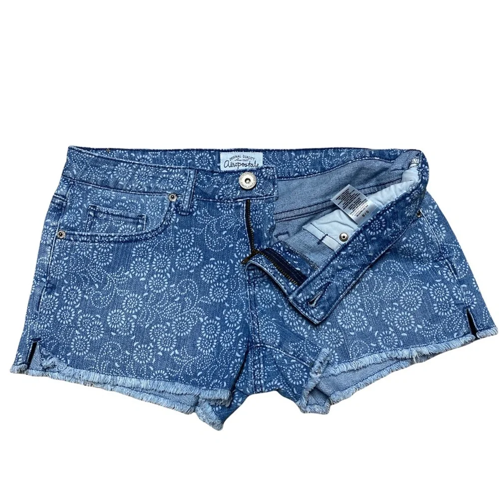 Aeropostale Low Rise Jean Shorts Womens 5/6 Bleach Denim Floral Printed Raw Hem